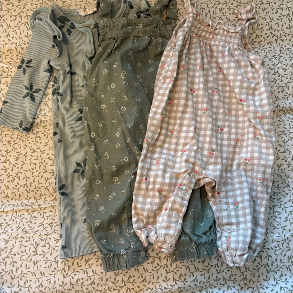 Adorable Baby Rompers Set in Green and Beige